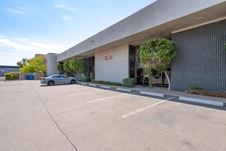 7631 E Greenway Rd, Scottsdale, AZ à louer Photo de l’immeuble– Image 2 sur 12