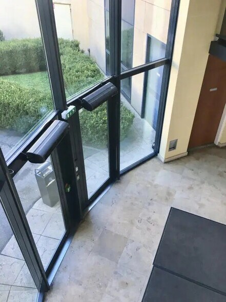 Bureau dans Metz à louer - Hall d’entrée – Image 3 sur 17