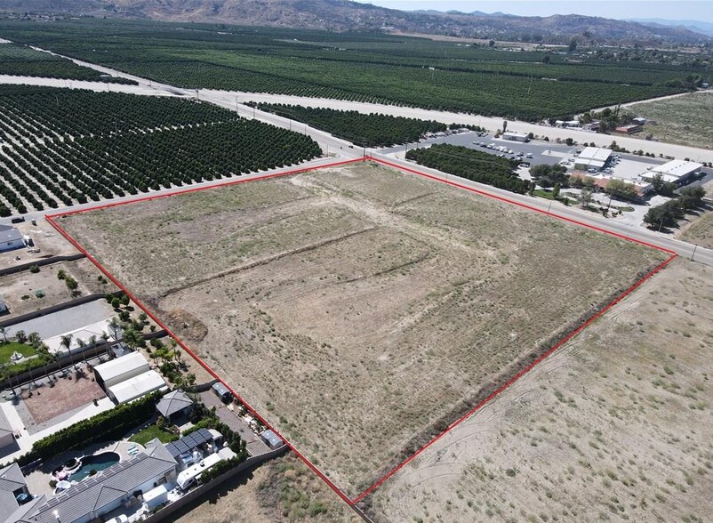 44063 Mark Ct, Hemet, CA à vendre - Photo de l’immeuble – Image 3 sur 20