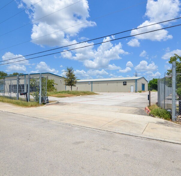 10930 Gabriels Pl, San Antonio, TX à louer - Photo de l’immeuble – Image 2 sur 28