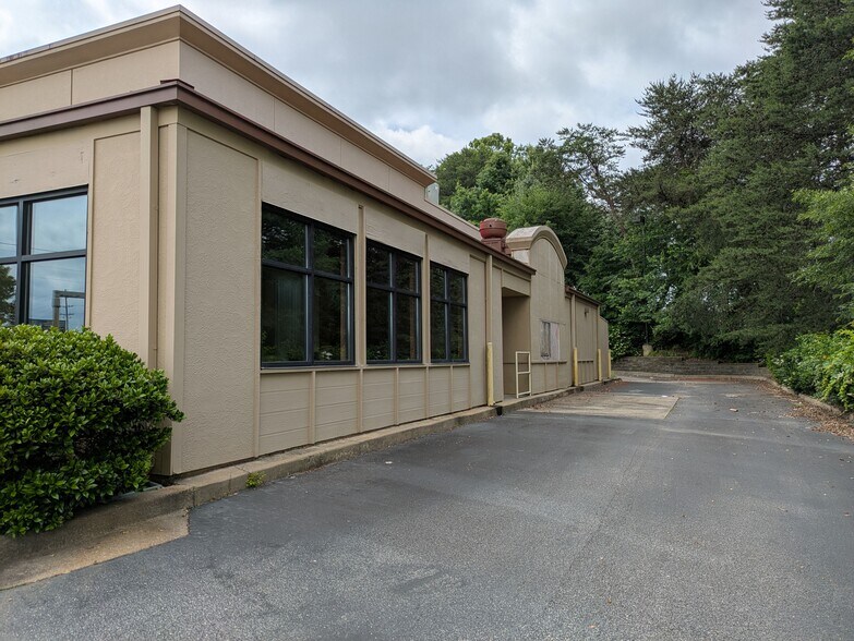 670 Atlanta Hwy, Cumming, GA à vendre - Photo de l’immeuble – Image 3 sur 9