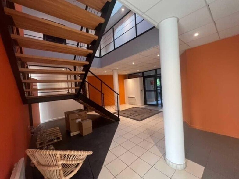 Bureau dans Lezennes à louer - Hall d’entrée – Image 2 sur 7