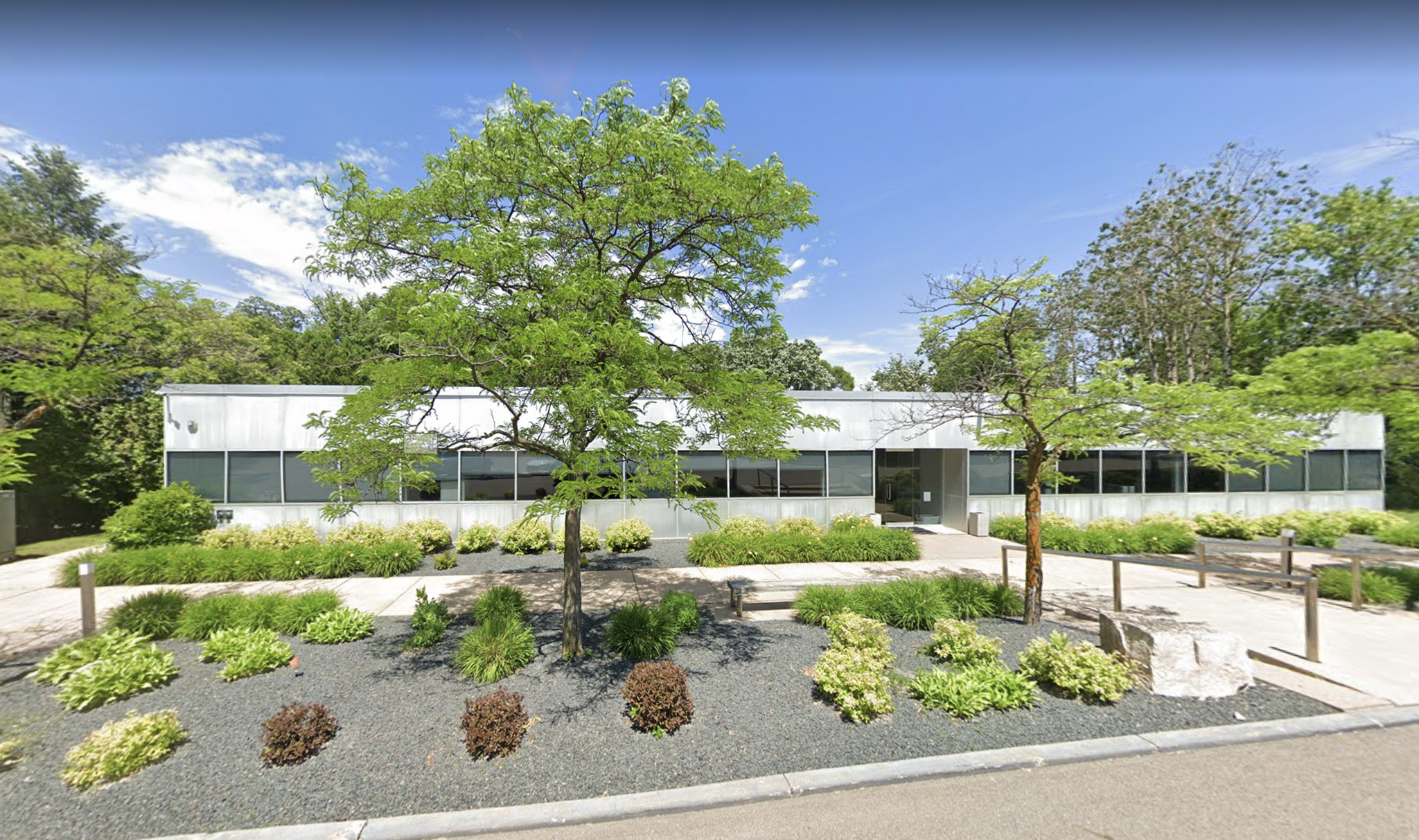 1000 Parkers Lake Rd, Minnetonka, MN à louer Photo principale– Image 1 sur 15