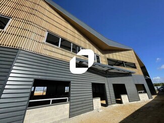 Plus de détails pour Local d’activités à vendre