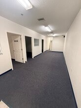 421 Commercial Ct, Venice, FL à louer Photo intérieure– Image 1 sur 7