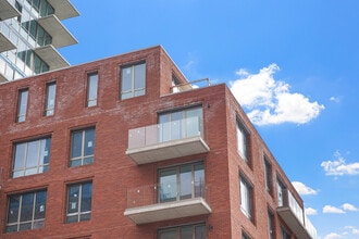 395 Carroll Street, Brooklyn, NY à louer Photo de l’immeuble– Image 1 sur 5