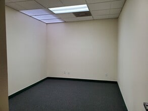 11417 W Bernardo Ct, San Diego, CA à louer Photo intérieure– Image 1 sur 1