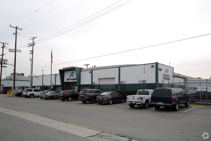 5340 W 104th St, Los Angeles, CA à louer - Photo principale – Image 1 sur 10