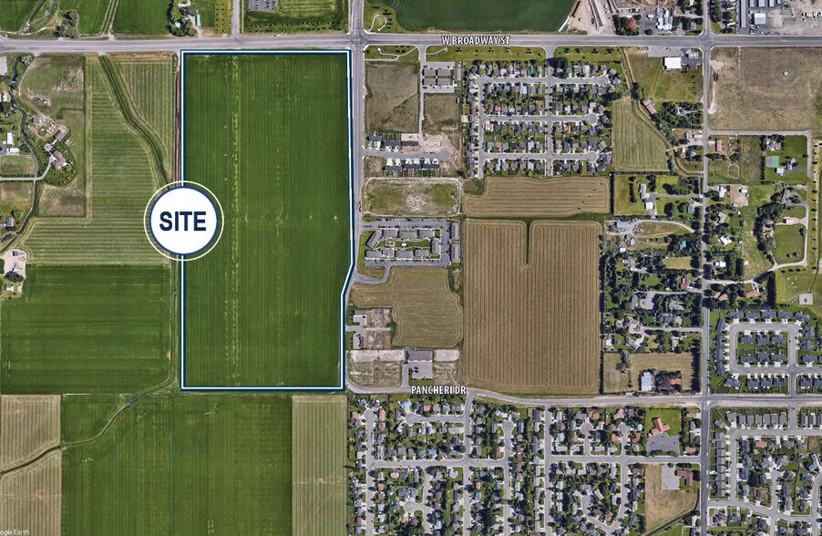 3261 W Broadway, Idaho Falls, ID à vendre - Photo de l’immeuble – Image 1 sur 2