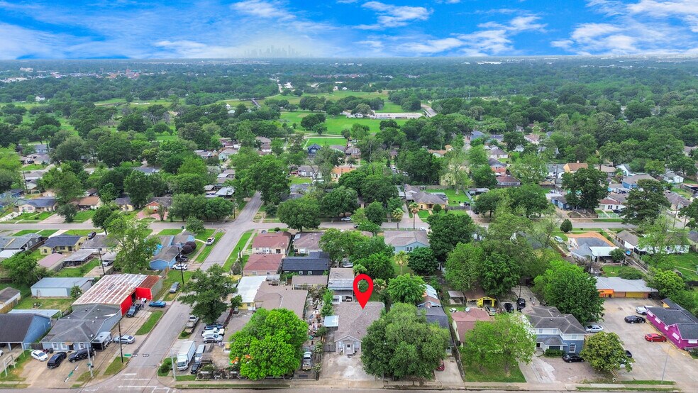 8209 Howard Dr, Houston, TX à vendre - Photo de l’immeuble – Image 3 sur 10