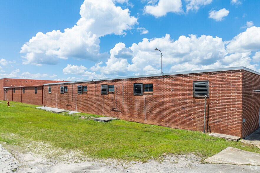 3150 Charleston Hwy, West Columbia, SC à louer - Photo de l’immeuble – Image 2 sur 5