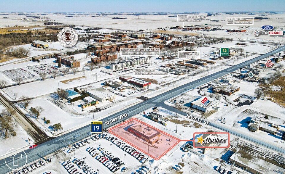 1402 E College Dr, Marshall, MN à louer - Photo de l’immeuble – Image 2 sur 11