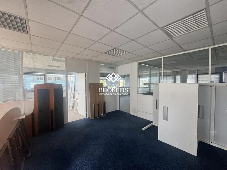 Bureau dans Gennevilliers à louer - Photo de l’immeuble – Image 2 sur 2
