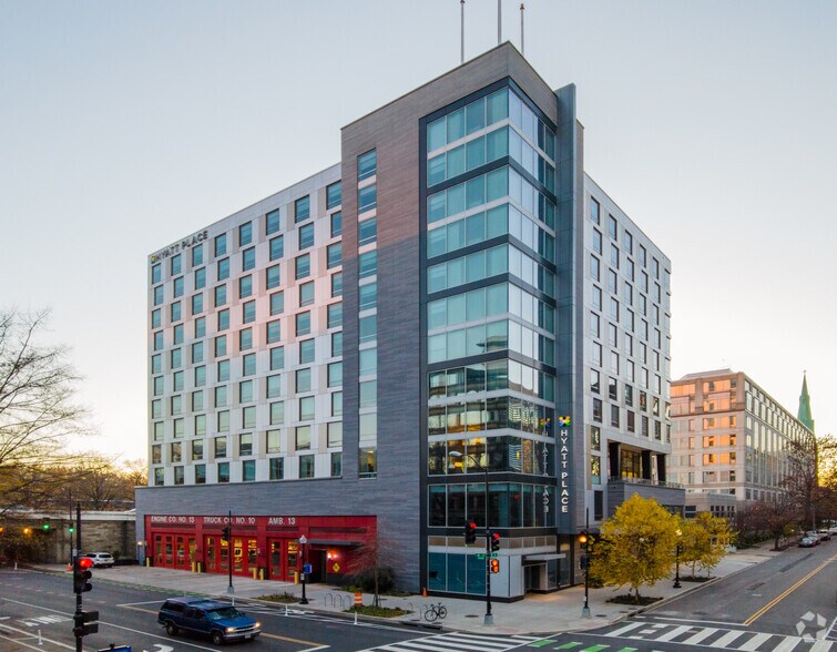 400 E St SW, Washington, DC à louer - Photo de l’immeuble – Image 3 sur 4