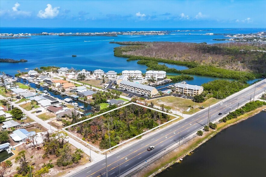 2440 Placida Rd, Englewood, FL à vendre - Photo de l’immeuble – Image 2 sur 14