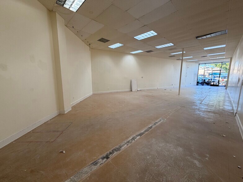 7300 W Sunset Blvd, Los Angeles, CA à louer - Photo de l’immeuble – Image 3 sur 10