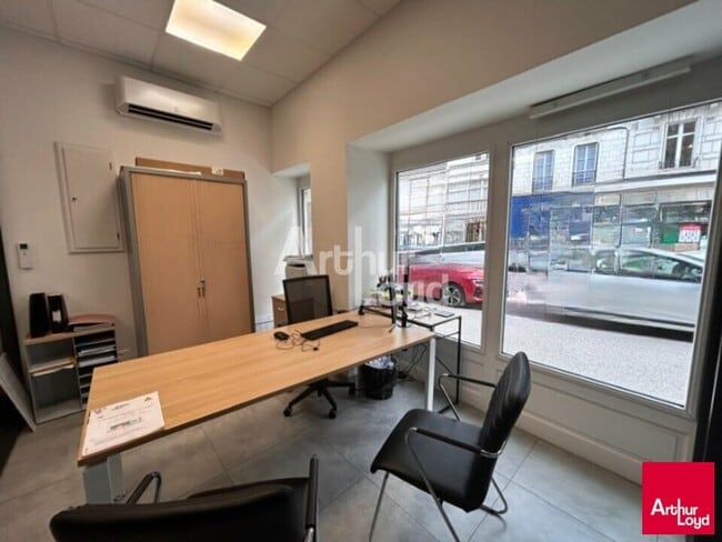 Plus de détails pour Local commercial à louer