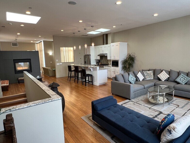 622 Santa Cruz Ave, Menlo Park, CA à louer - Photo intérieure – Image 2 sur 6