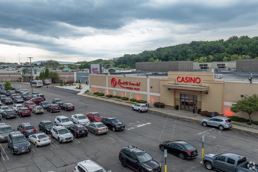 1401 Route 300, Newburgh, NY à louer - Photo de l’immeuble – Image 3 sur 10