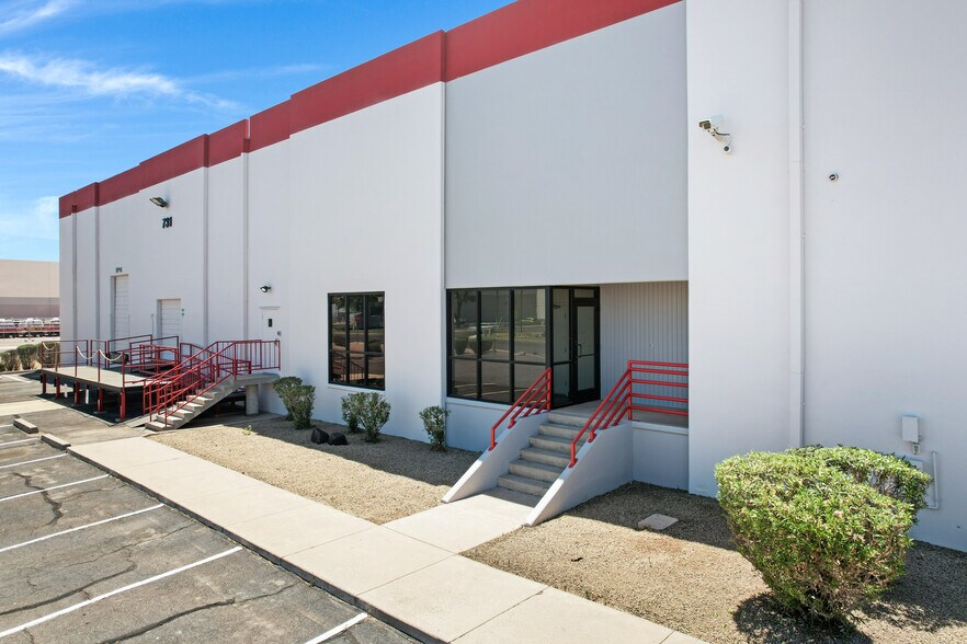 731 W Fairmont Dr, Tempe, AZ à louer - Photo de l’immeuble – Image 3 sur 15