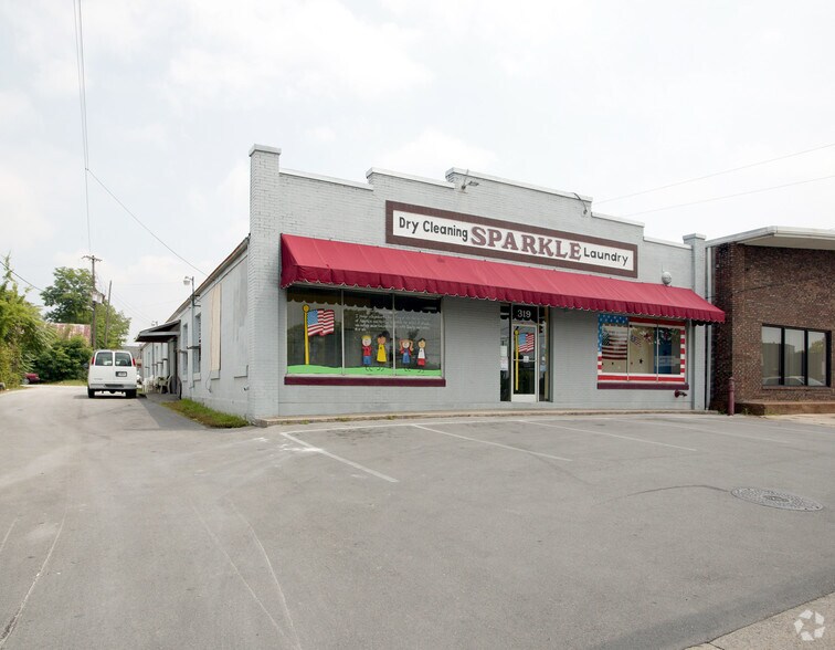 319 E Main St, Lebanon, TN à louer - Photo de l’immeuble – Image 3 sur 4