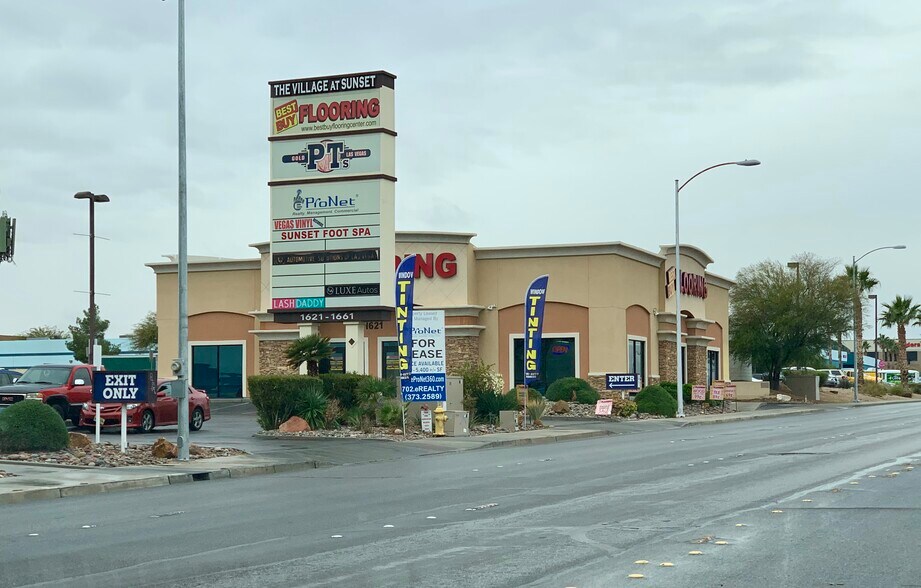1651 E Sunset Rd, Las Vegas, NV à louer - Photo de l’immeuble – Image 1 sur 7