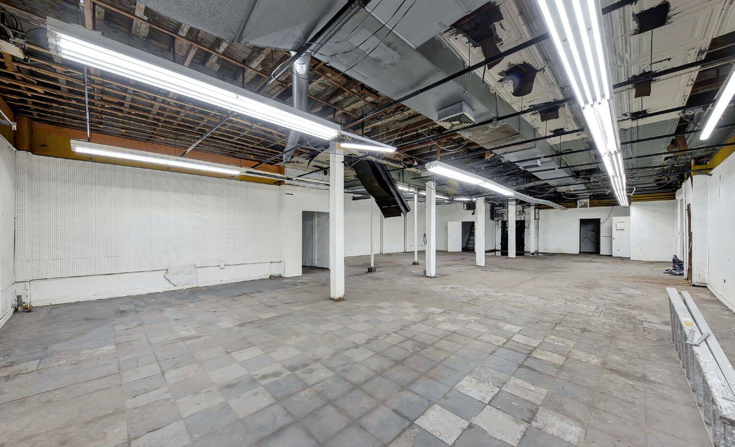 165 Newport St, Brooklyn, NY à vendre Photo intérieure– Image 1 sur 3