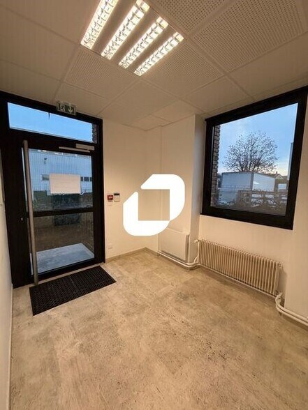 Bureau dans Orgeval à louer - Photo intérieure – Image 2 sur 7