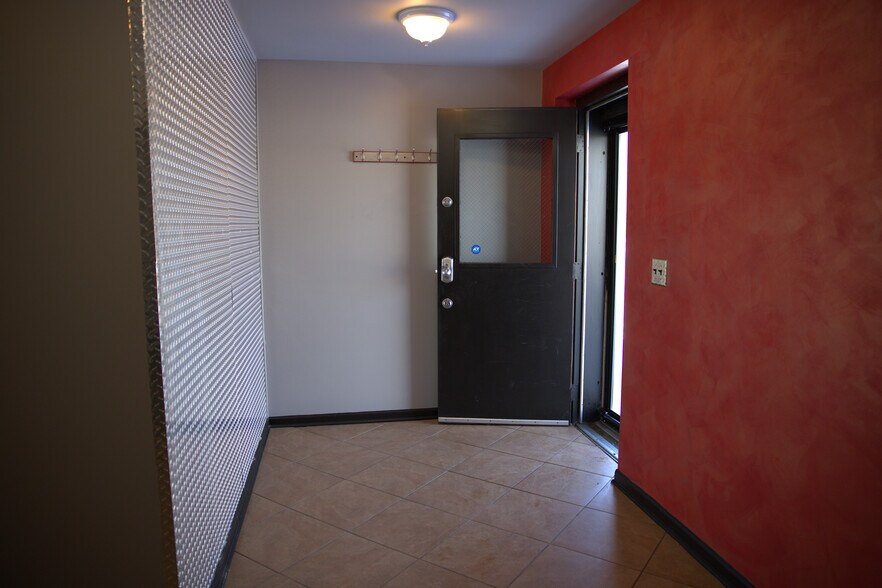 101 W Shrader St, Liberty, MO à louer - Photo de l’immeuble – Image 2 sur 55