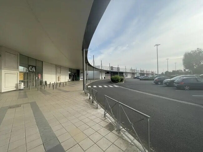 Plus de détails pour Local commercial à louer