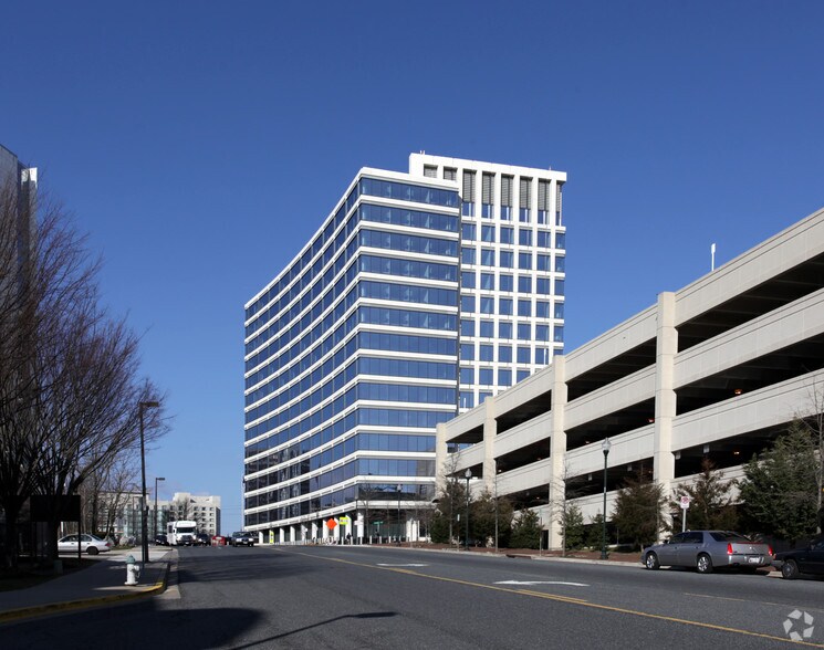 11601 Landsdowne St, Rockville, MD à louer - Photo principale – Image 1 sur 2
