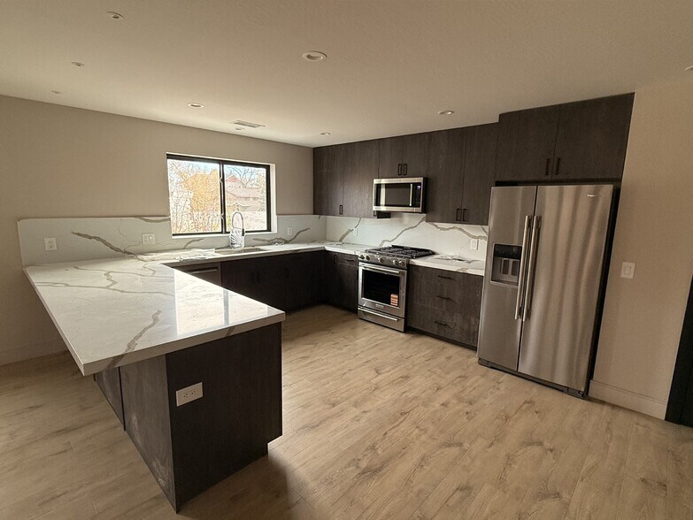 411 S Verde St, Flagstaff, AZ à vendre - Photo intérieure – Image 2 sur 10
