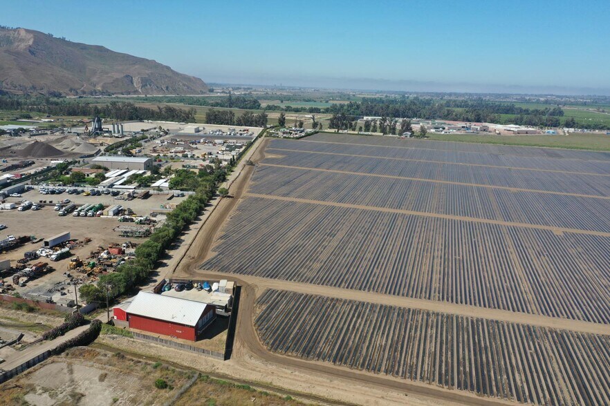 907 Mission Rock Rd, Santa Paula, CA à vendre - Photo de l’immeuble – Image 1 sur 32