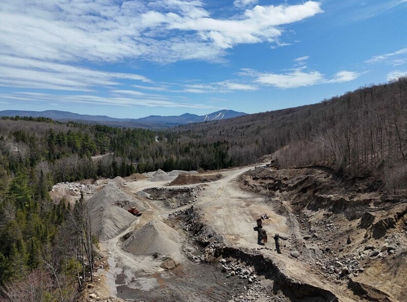 939 US Route 5, Sutton, VT à vendre - Photo principale – Image 1 sur 5