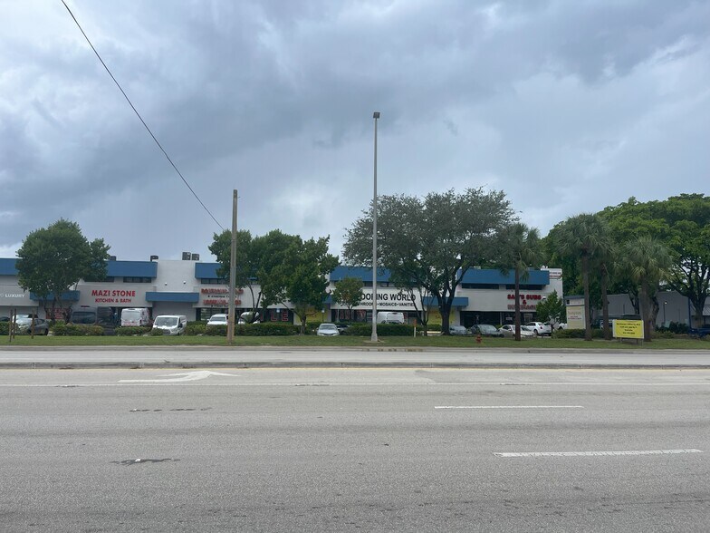 1711-1759 N Powerline Rd, Pompano Beach, FL à louer - Photo de l’immeuble – Image 2 sur 5