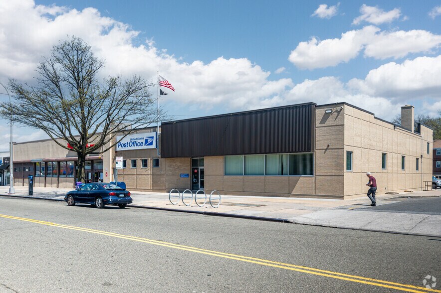 6101-6147 Springfield Blvd, Oakland Gardens, NY à louer - Photo principale – Image 1 sur 7