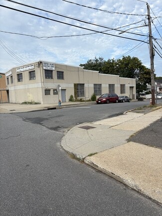Plus de détails pour 96 Nassau Rd, Roosevelt, NY - Industriel/Logistique à vendre
