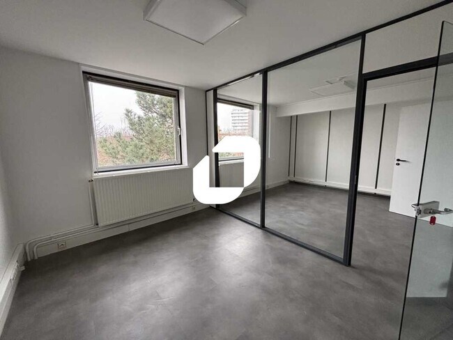 Plus de détails pour Bureau à vendre