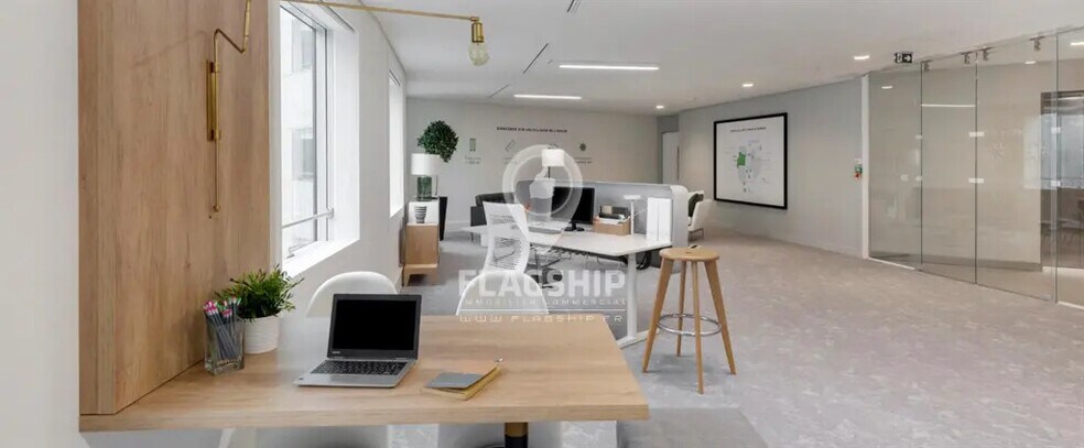 Bureau dans Nanterre à louer - Photo de l’immeuble – Image 2 sur 5