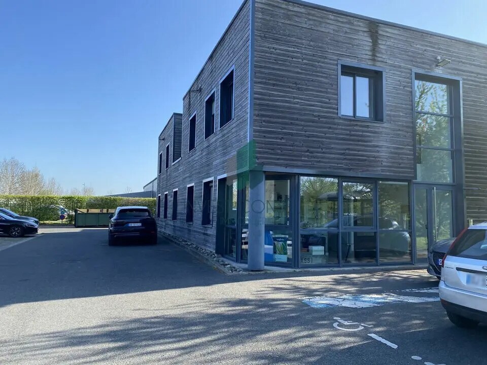 Local d'activités dans Ennery à vendre Photo principale– Image 1 sur 12