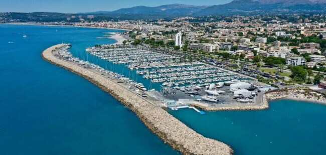 Plus de détails pour Local commercial à vendre