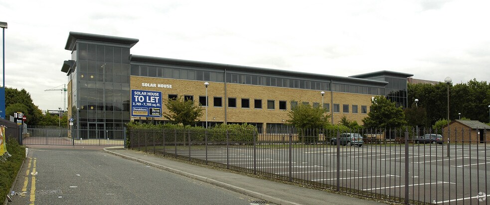 Kings Way, Stevenage à louer - Photo de l’immeuble – Image 2 sur 2