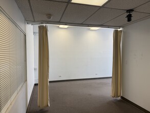 307 Lewers St, Honolulu, HI à louer Photo intérieure– Image 2 sur 16