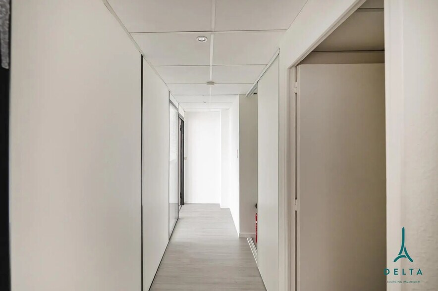 Local commercial dans Clichy à vendre - Photo de l’immeuble – Image 3 sur 4