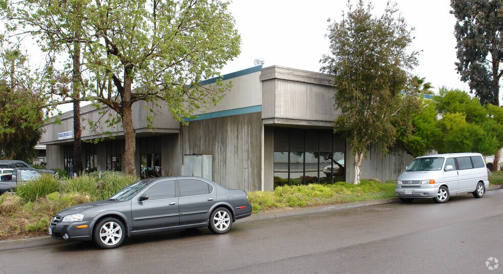 316-324 Coogan Way, El Cajon, CA à louer - Photo principale – Image 1 sur 4