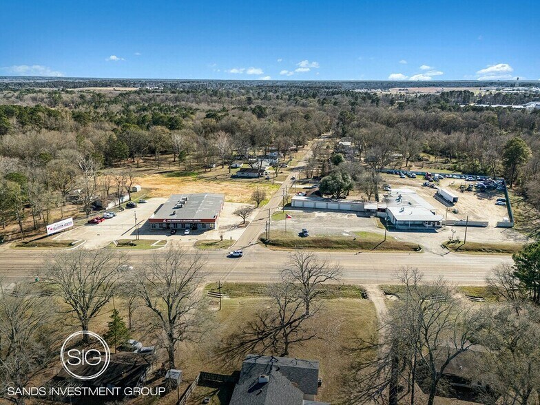 3327 S Lake Dr, Texarkana, TX à vendre - Photo principale – Image 1 sur 5