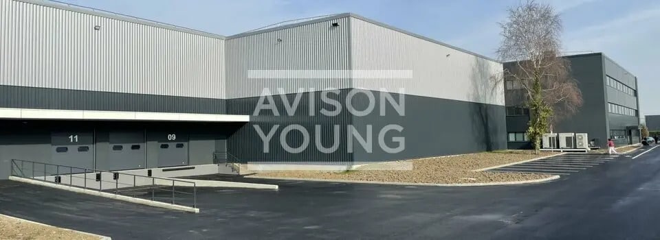 Local d’activités dans Bobigny à louer - Photo de l’immeuble – Image 3 sur 4