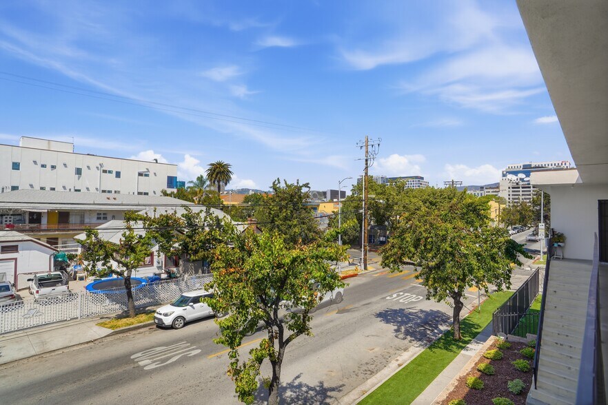 1220 N Van Ness Ave, Los Angeles, CA à vendre - Photo de l’immeuble – Image 3 sur 12