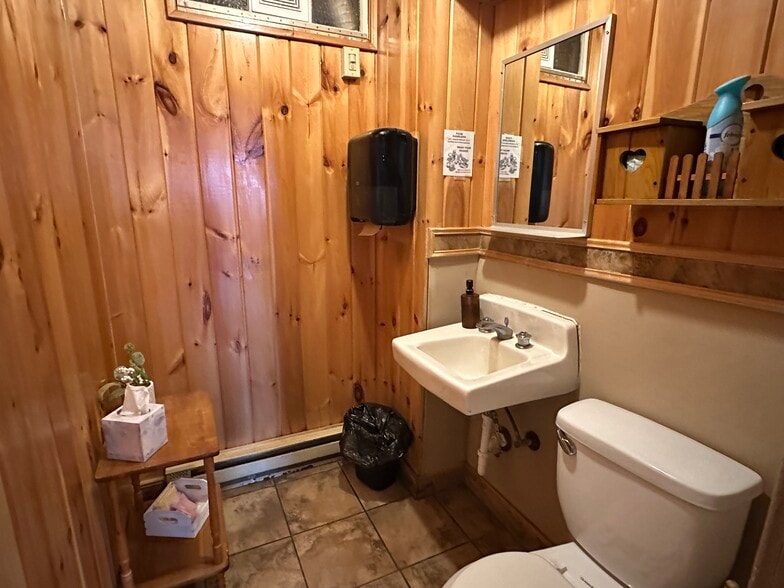 7034 US-219 Hwy, Lewis Run, PA à vendre - Photo intérieure – Image 2 sur 57