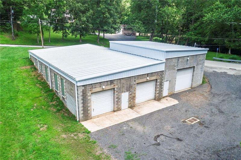 1799 Triphammer Rd, South Park, PA à vendre - Photo de l’immeuble – Image 2 sur 6